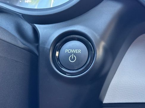 Used 2026 Toyota Sienna XLE FWD image 24