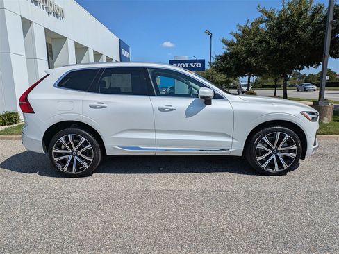 Certified 2023 Volvo XC60 B5 Ultimate image 3