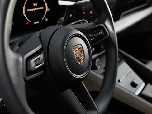 Certified 2024 Porsche Macan 4 Electric AWD/4WD image 20