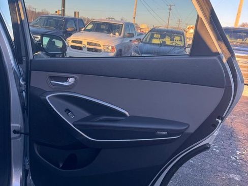 Used 2017 Hyundai Santa Fe SE w/ Cargo Package image 13