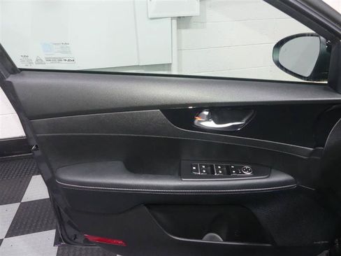 Used 2023 Kia Forte GT-Line w/ GT-Line Premium Package FWD image 18