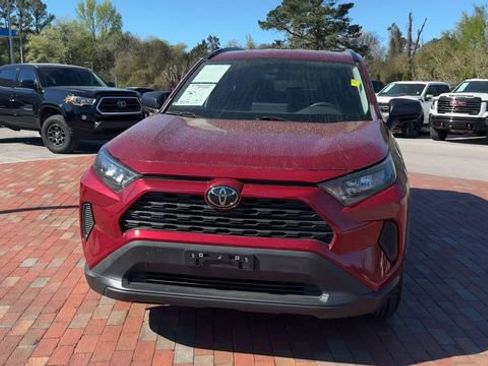 Used 2021 Toyota RAV4 LE FWD image 6