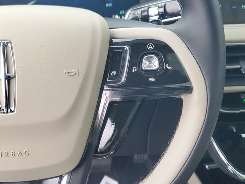 New 2026 Lincoln Corsair Premiere image 18