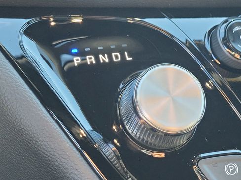 New 2026 Chrysler Pacifica Select image 18