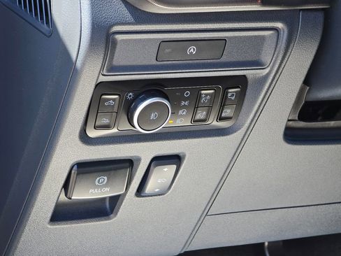 Used 2025 Ford F150 Raptor AWD/4WD image 8