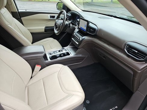 Used 2020 Ford Explorer Platinum AWD/4WD image 11