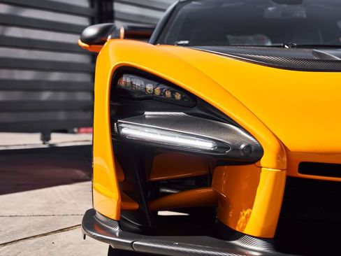 Used 2019 McLaren Senna RWD image 99