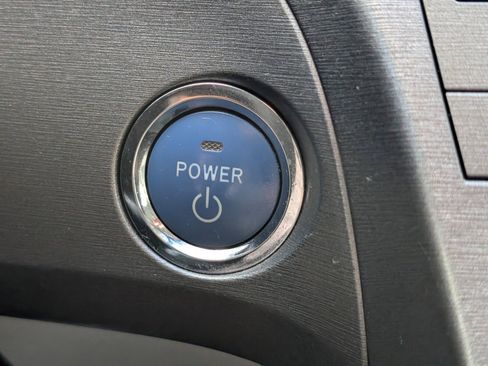 Used 2014 Toyota Prius Four image 40