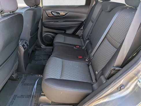 Used 2020 Nissan Rogue SV image 17