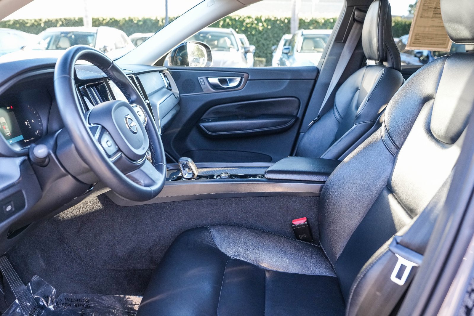 Used 2024 Volvo XC60 B5 Core AWD/4WD image 17