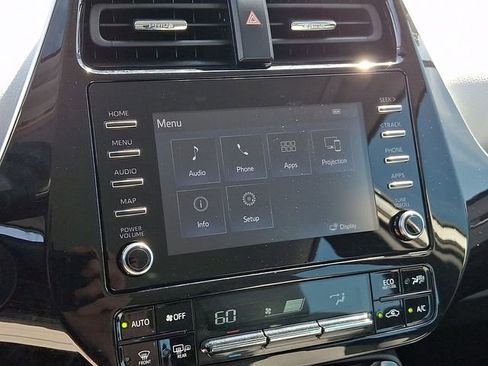 Used 2020 Toyota Prius LE AWD/4WD image 18