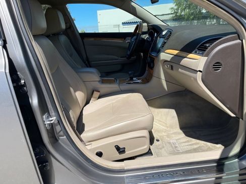 Used 2014 Chrysler 300 C AWD/4WD image 22