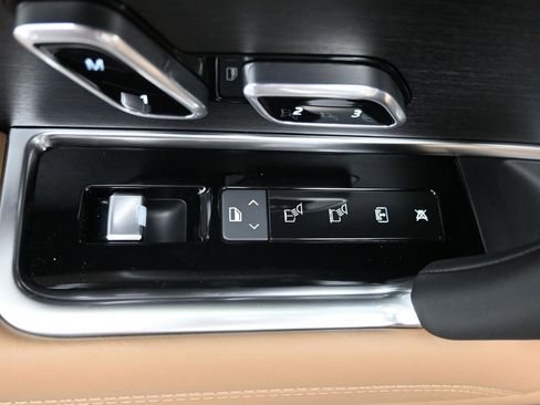 New 2026 Land Rover Range Rover Long Wheelbase SE AWD/4WD image 21