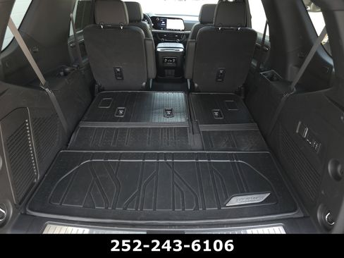 Used 2025 Chevrolet Tahoe High Country image 36