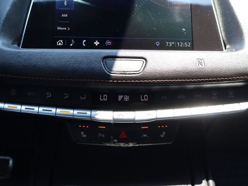 Used 2019 Cadillac XT4 Sport w/ Cold Weather Package AWD/4WD image 18