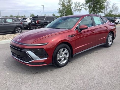 New 2025 Hyundai Sonata SE FWD image 1
