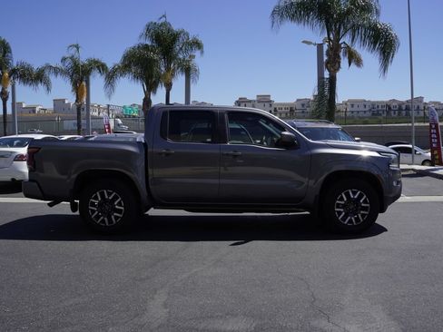 Used 2024 Nissan Frontier SL w/ Technology Package RWD image 3