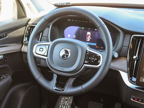 New 2026 Volvo XC90 B5 Plus w/ Protection Package image 18