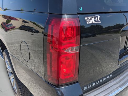 Used 2018 Chevrolet Suburban Premier AWD/4WD image 39