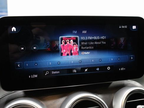 Used 2021 Mercedes-Benz GLC 300 GLC 300 image 31