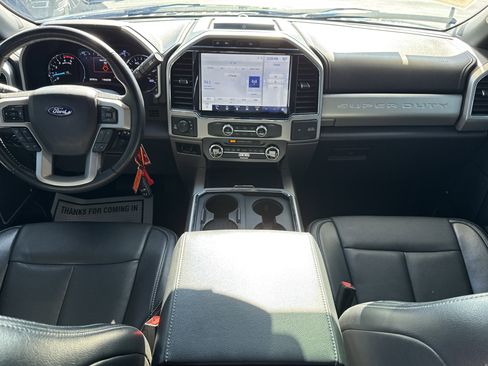 Certified 2022 Ford F250 Lariat w/ Black Appearance Package image 11