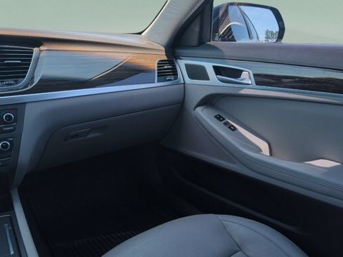 Used 2015 Hyundai Genesis 3.8 RWD image 43