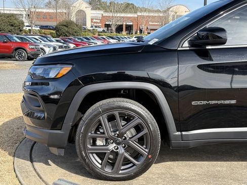 New 2026 Jeep Compass Latitude image 11