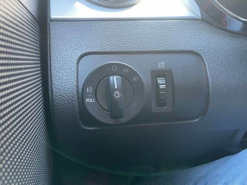 Used 2005 Ford Mustang GT RWD image 38
