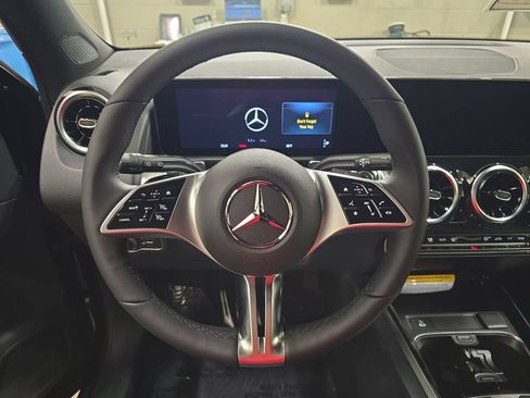 Used 2026 Mercedes-Benz GLB 250 image 20