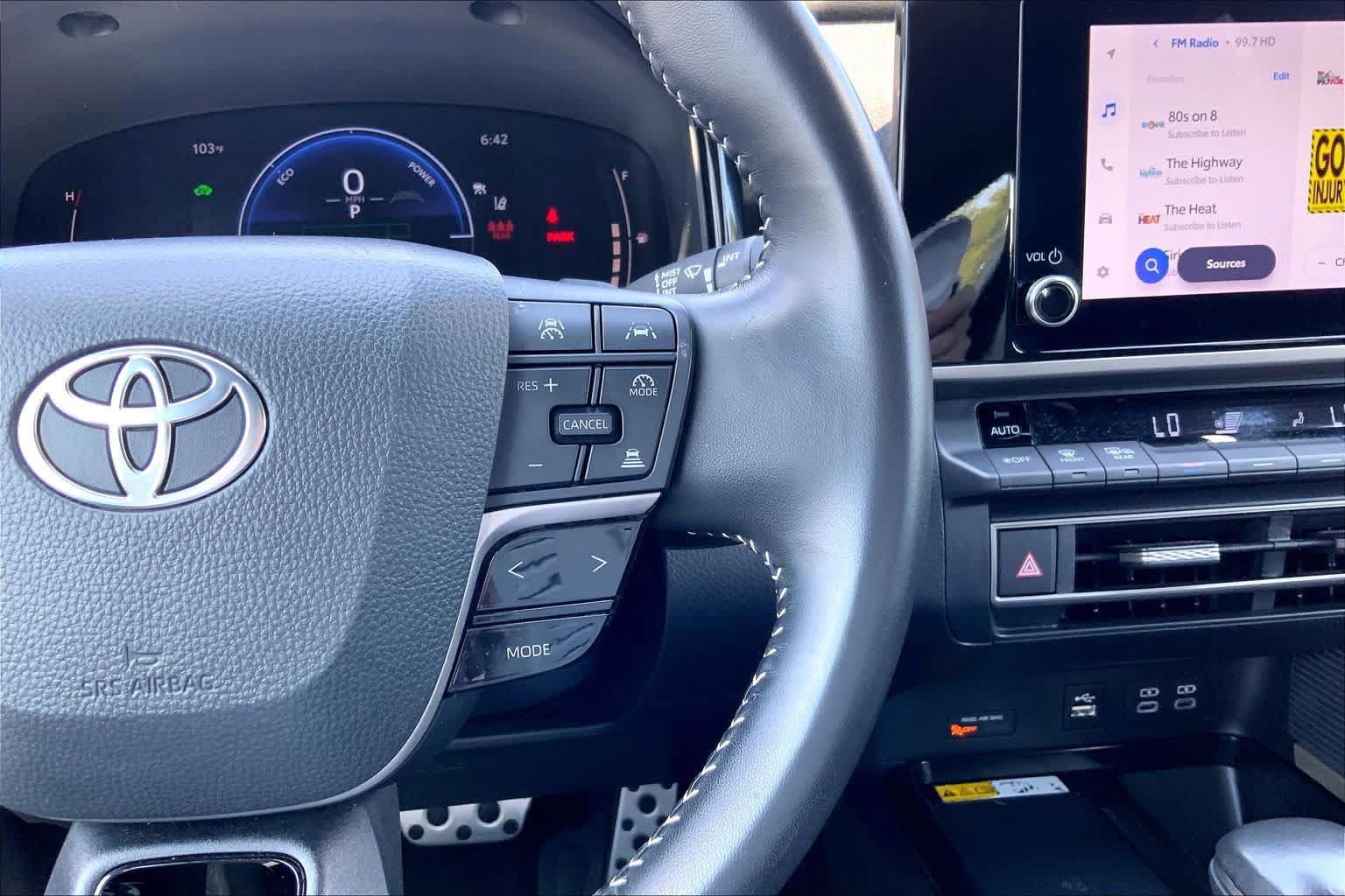 Used 2025 Toyota Camry SE FWD image 24