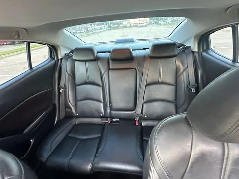 Used 2017 MAZDA MAZDA3 Touring w/ Popular Equipment Package FWD image 13