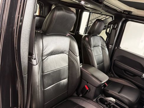 Used 2021 Jeep Wrangler Unlimited Sahara AWD/4WD image 25