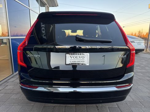 Used 2025 Volvo XC90 B6 Plus image 5