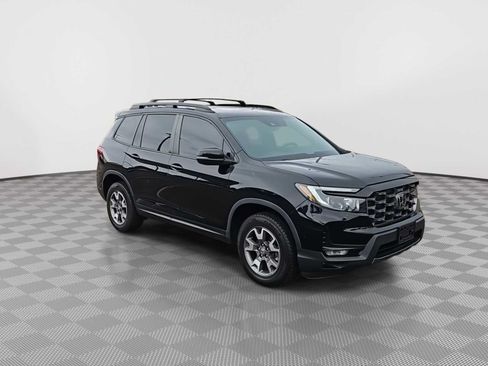 Used 2023 Honda Passport TrailSport image 2