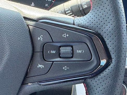 New 2026 Chevrolet Trax RS w/ Sunroof Package FWD image 19