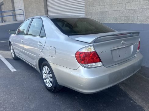 Used 2005 Toyota Camry LE FWD image 4