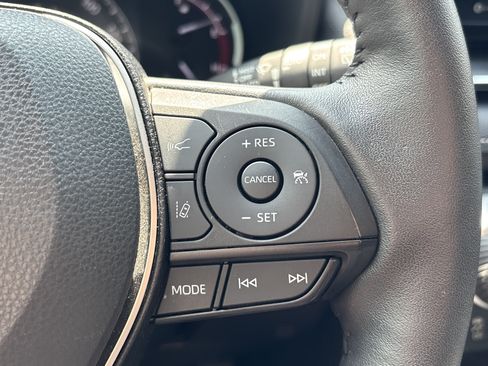 Used 2022 Toyota RAV4 Limited AWD/4WD image 19