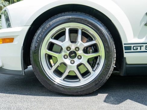 Used 2008 Ford Mustang Shelby GT500 RWD image 30