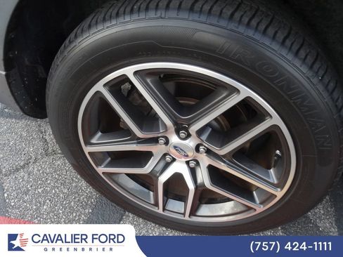 Used 2017 Ford Explorer Sport w/ Equipment Group 401A AWD/4WD image 12