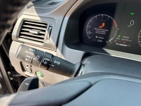 Used 2025 Honda Ridgeline RTL image 16