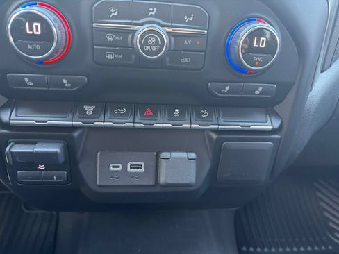 Used 2021 Chevrolet Silverado 2500 LT w/ Convenience Package AWD/4WD image 16