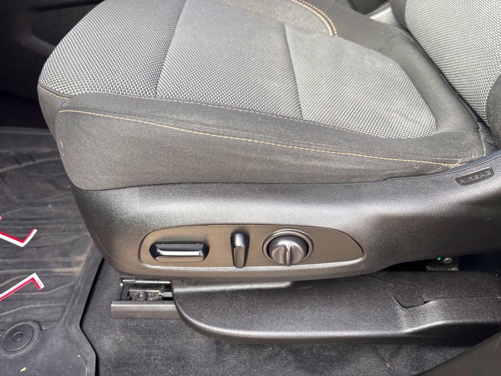 Used 2021 Chevrolet Traverse LT w/ LPO, Floor Liner Package AWD/4WD image 12
