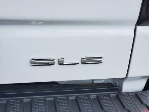 New 2026 GMC Sierra 1500 SLE w/ X31 Off-Road Package image 5