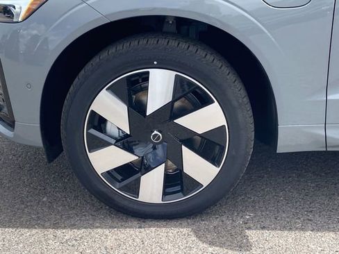 Certified 2025 Volvo XC60 T8 Plus w/ Protection Package Premier AWD/4WD image 11