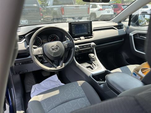 Used 2022 Toyota RAV4 XLE w/ Convenience Package FWD image 30
