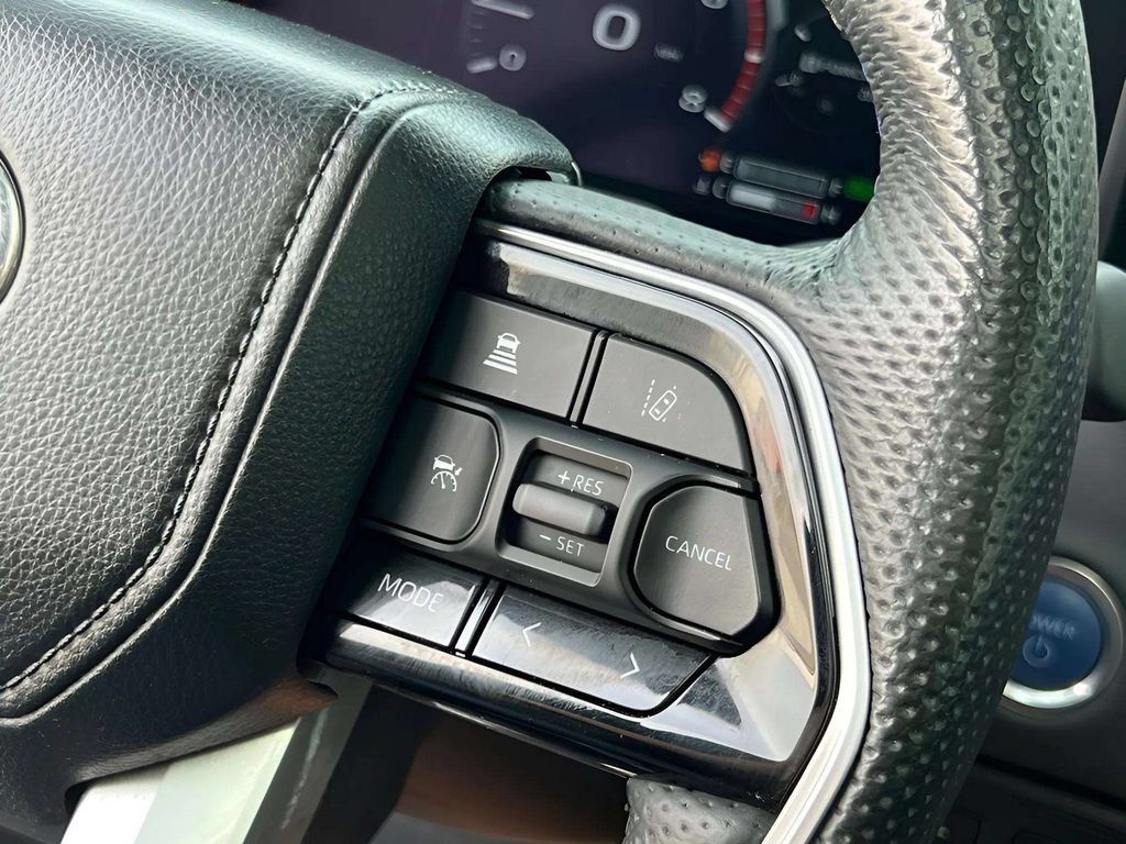 Used 2024 Toyota Sequoia Platinum AWD/4WD image 17