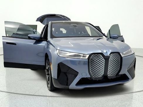 Used 2024 BMW iX xDrive50 w/ Sport Package AWD/4WD image 12