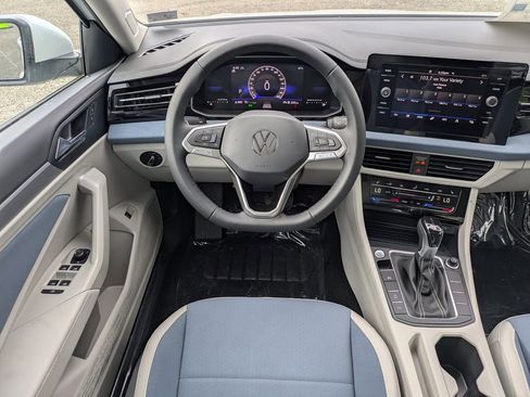 New 2026 Volkswagen Jetta SE FWD image 15