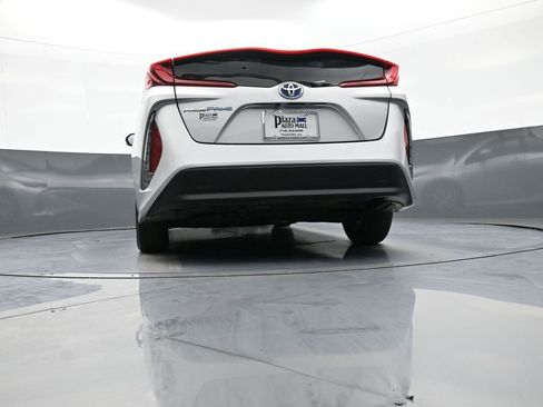 Used 2022 Toyota Prius Prime LE FWD image 31