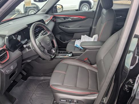 Used 2025 Chevrolet TrailBlazer RS w/ Convenience Package AWD/4WD image 13